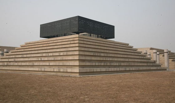 赵王陵属全国重点文物保护单位,位于邯郸县西北丘陵地带,距邯郸市区20